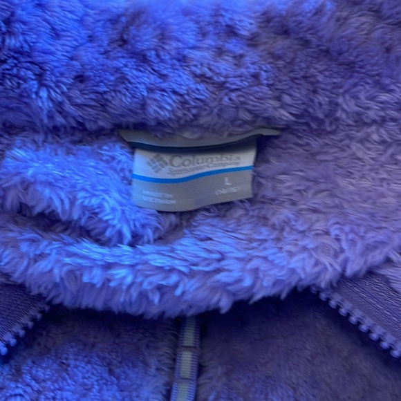 Girls Columbia fleece jacket. Size L. Super soft. Lilac color. ❄️☃️ - Picture 3 of 4